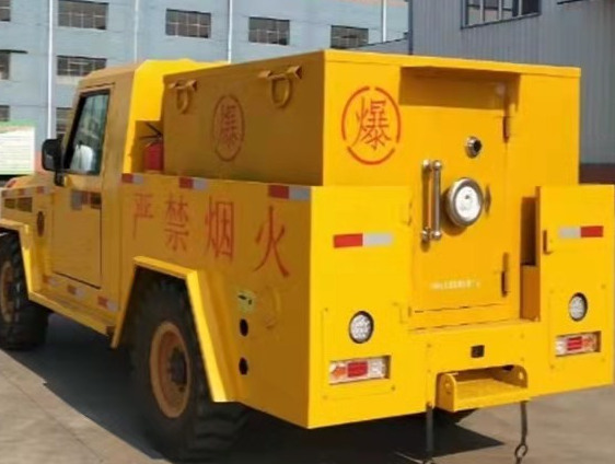 潜山凯龙爆破器材运输车：保障爆破任务的安全运行